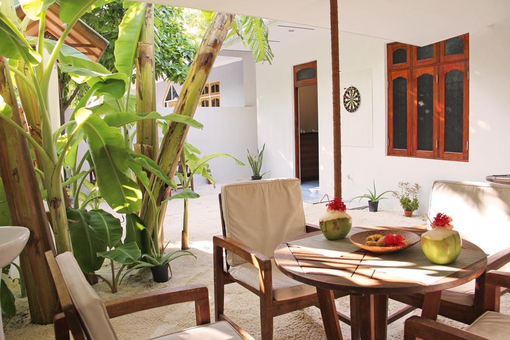Dhivehi Experience Hotel Дхигура Екстериор снимка